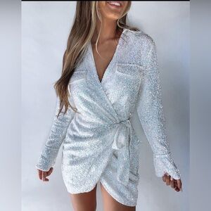 on the rocks white sequin mini dress size small 💎  ✨